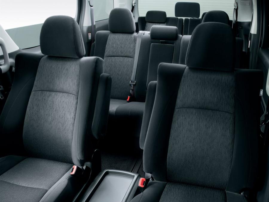  Toyota Alphard 240S 2011 года  (фото 2 из 2)